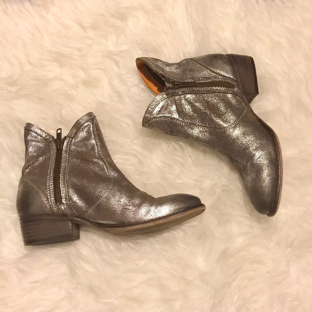 Seychelles Metallic Silver Distressed Ankle Boots - Picture 3 of 10